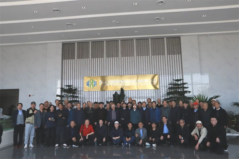 公安灞橋分局退休干警60余人前往益恒環(huán)境參觀學(xué)習(xí) 公安灞橋分局退休干警60余人前往益恒環(huán)境參觀學(xué)習(xí)